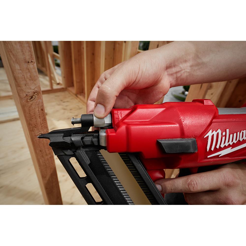 Milwaukee M18 FUEL 30 Degree Framing Nailer Kit